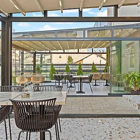 Hotel Zeth House 3*